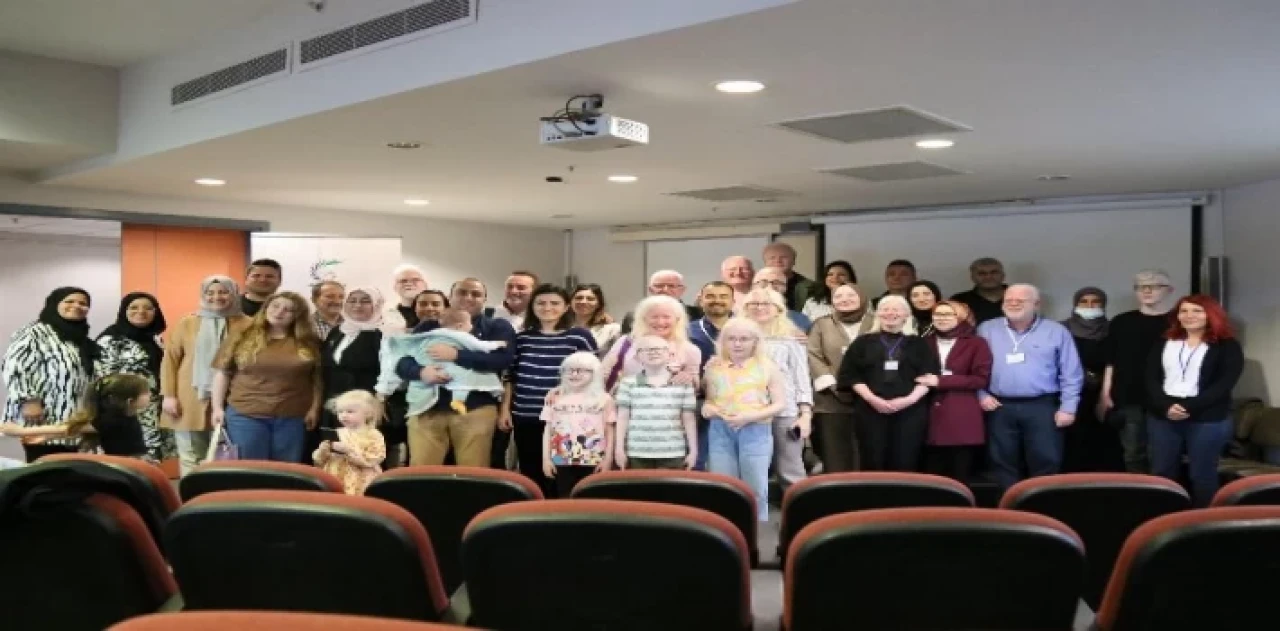 Albinolar İzmir’e çıkarma yaptı