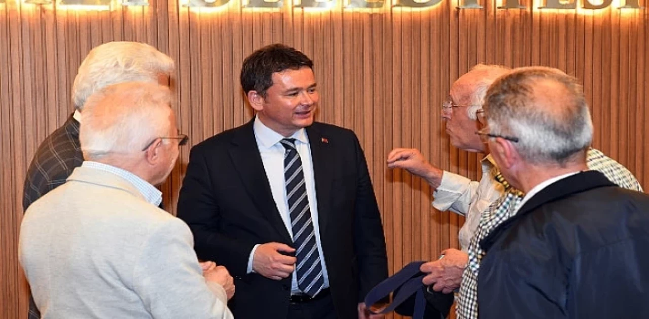 Başkan Aydın, makamının kapılarını halka açtı