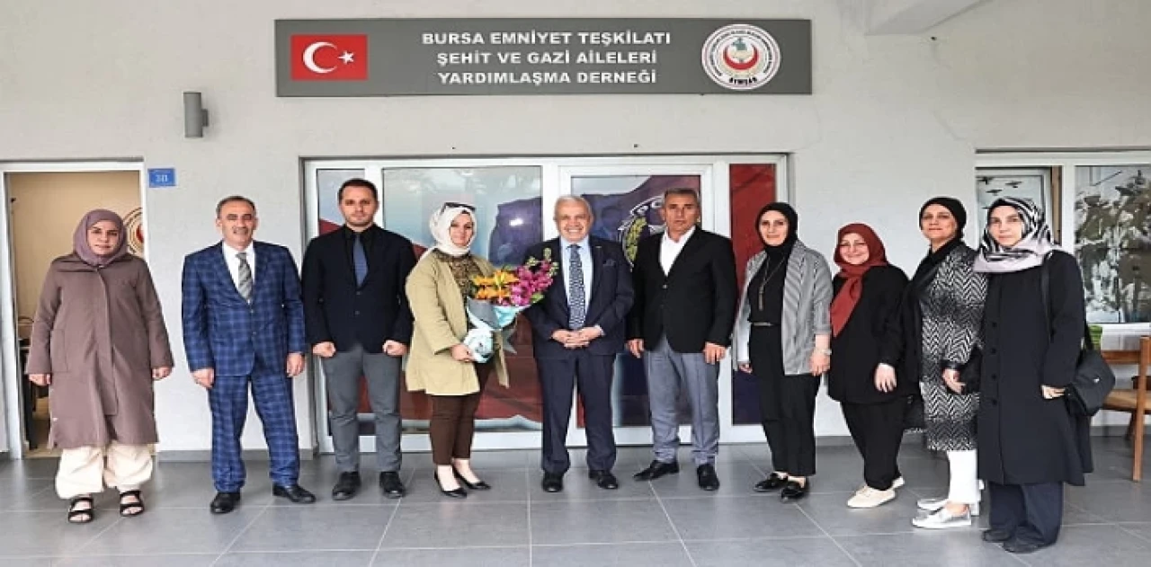 Başkan Özdemir şehit yakınlarını ve gazileri ziyaret etti