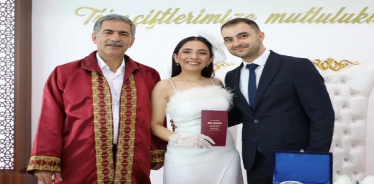 Bursa Gemlik’te Başkan Deviren ilk nikahını kıydı