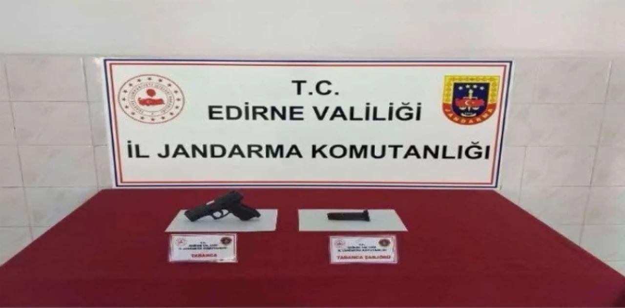 Enez’de kaçakçılık operasyonunda silah ele geçirildi