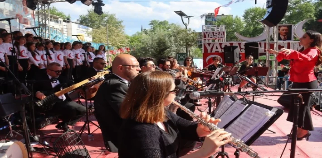 İzmit’te 23 Nisan coşkusu başladı