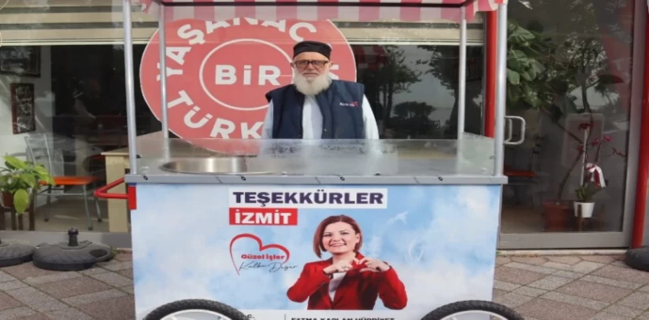 İzmit’te Başkan sözünü tuttu, pamuk şekeri arabasına kavuştu