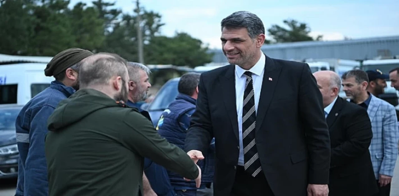 Kartepe Belediye Başkanı Av.M.Mustafa Kocaman, belediye personeli ile bayram öncesi  bayramlaştı