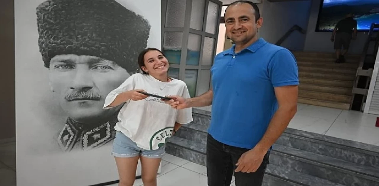 Kaybettiği telefonuna Kemer Belediye personeli sayesinde kavuştu