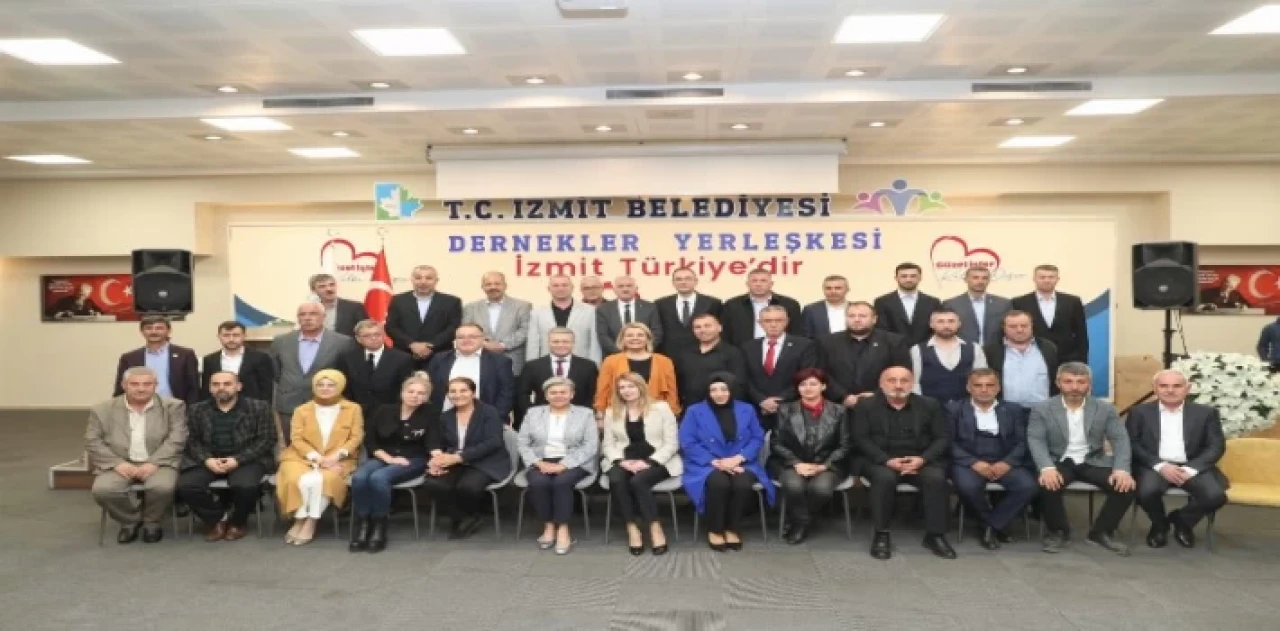 Kocaeli İzmit’te Başkan Hürriyet muhtarlarla buluştu