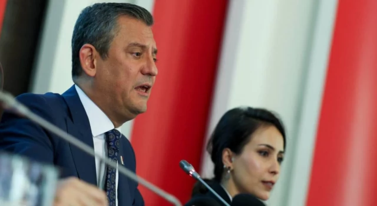 Özgür Özel'den başkanlara uyarı: Kibre kapılmayın