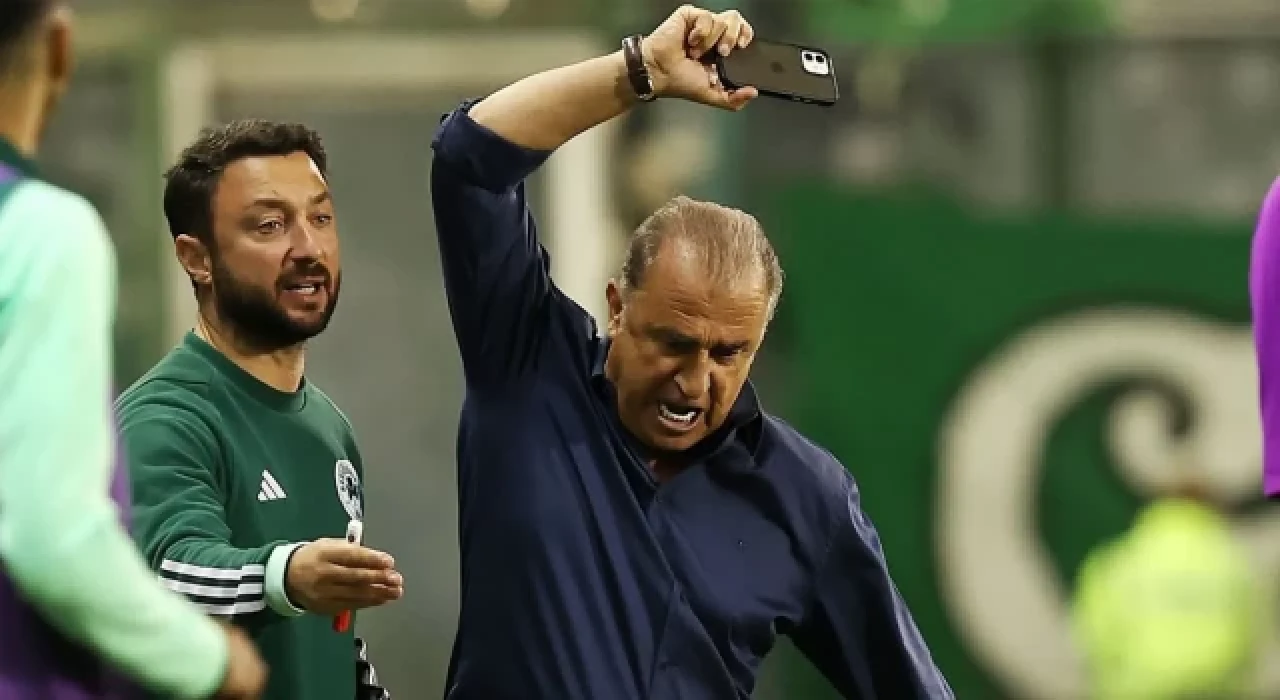 Panathinaikos'ta olaylı maç: Fatih Terim sinirden telefonunu fırlattı, taraftarlar yuhaladı