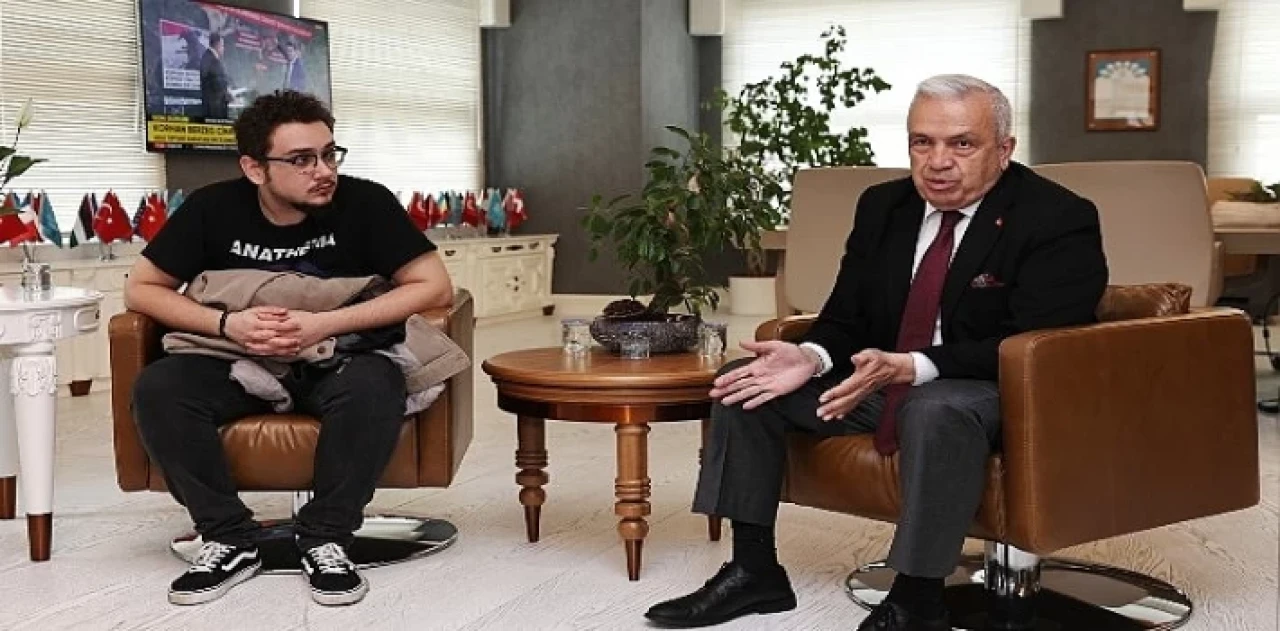 Başkan Şadi Özdemir’den gençlere  “Yanınızdayız” mesajı