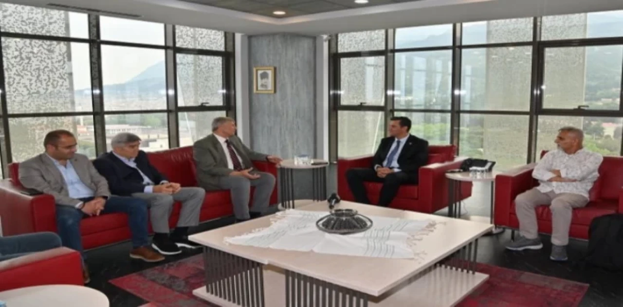 Başkan Zeyrek: ”Hata yapan bensem, benim de yanlışlarımı yazın”