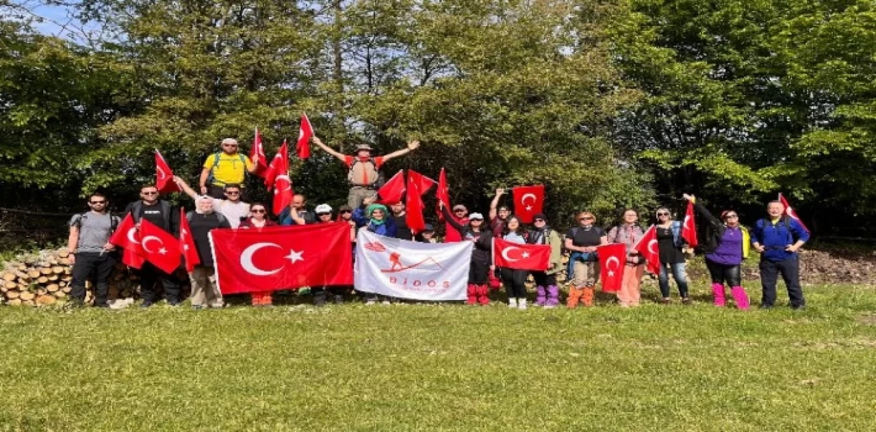 Bilecikli doğa tutkunları 19 Mayıs’ı doğada kutladı