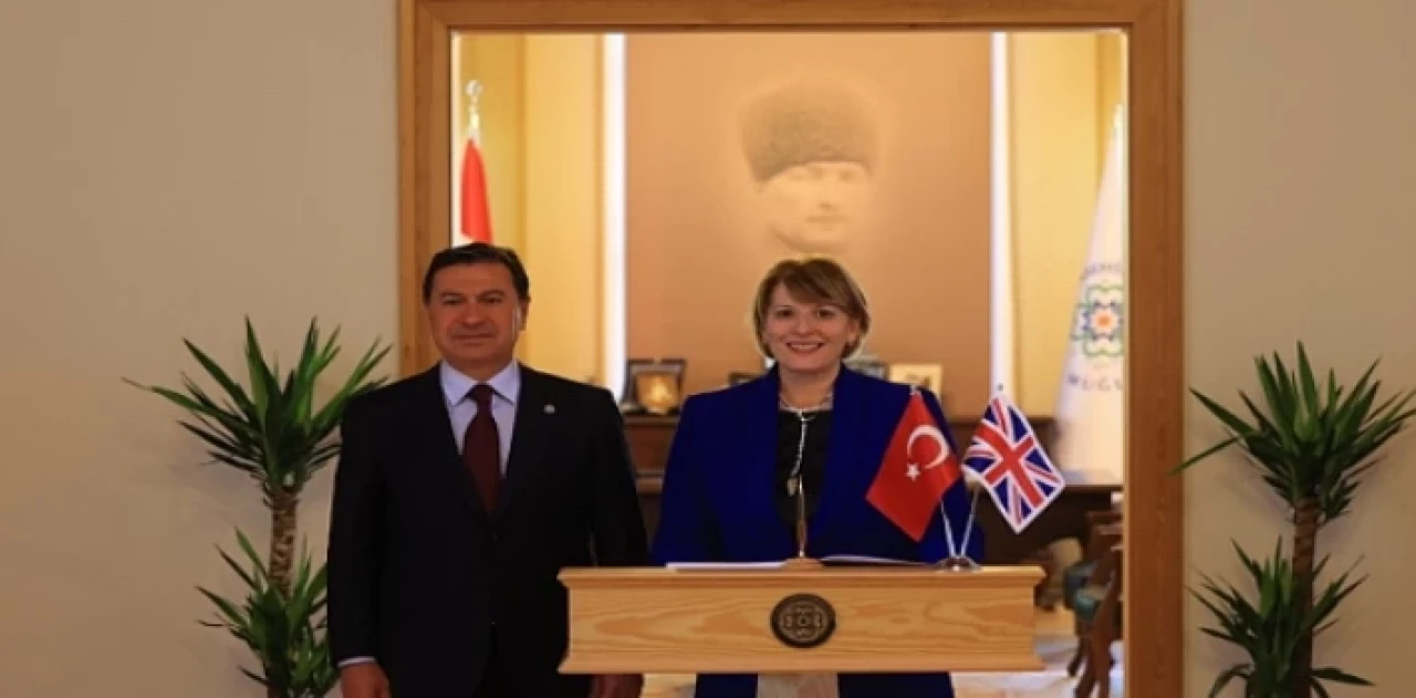Birleşik Krallık Ankara Büyükelçisi Jill Morris Muğla Büyükşehir Belediye Başkanı Ahmet Aras’ı ziyaret etti