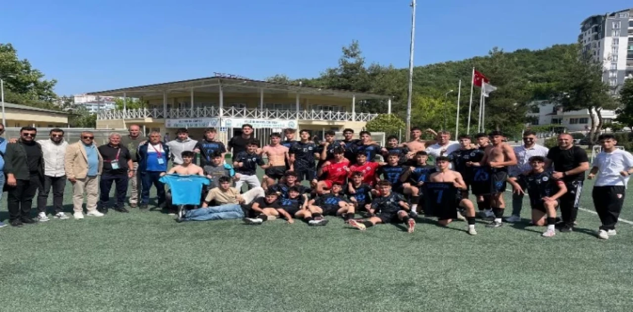 Bursa’da Gemlik Belediyespor U-17 Elit Lig şampiyonu!