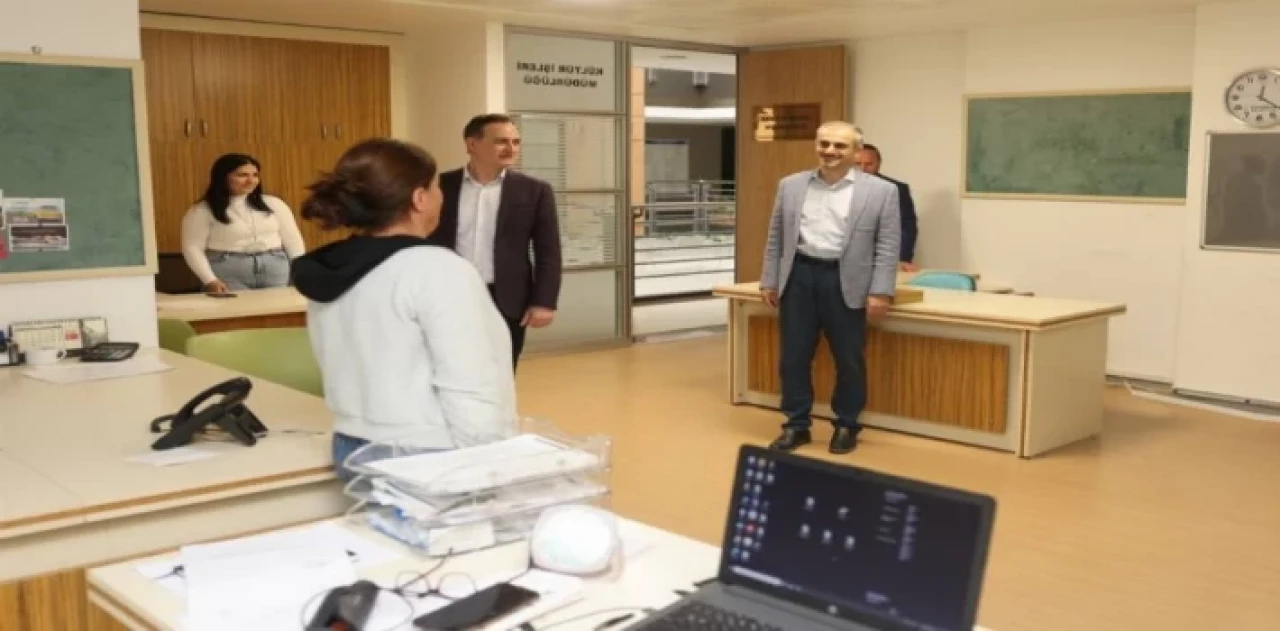 Çayırova’da Başkan Çiftçi birimleri gezdi