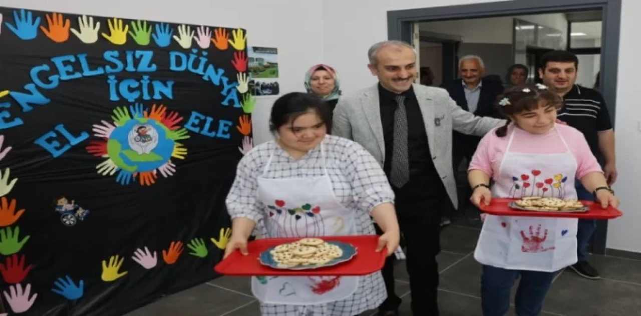 Çayırova’da engelsiz yüreklerden annelere kurabiye