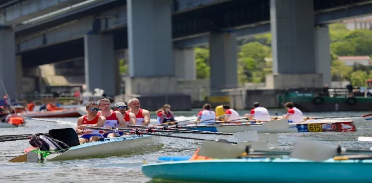 Haliç Kürek Yarışları’nda kıyasıya rekabet
