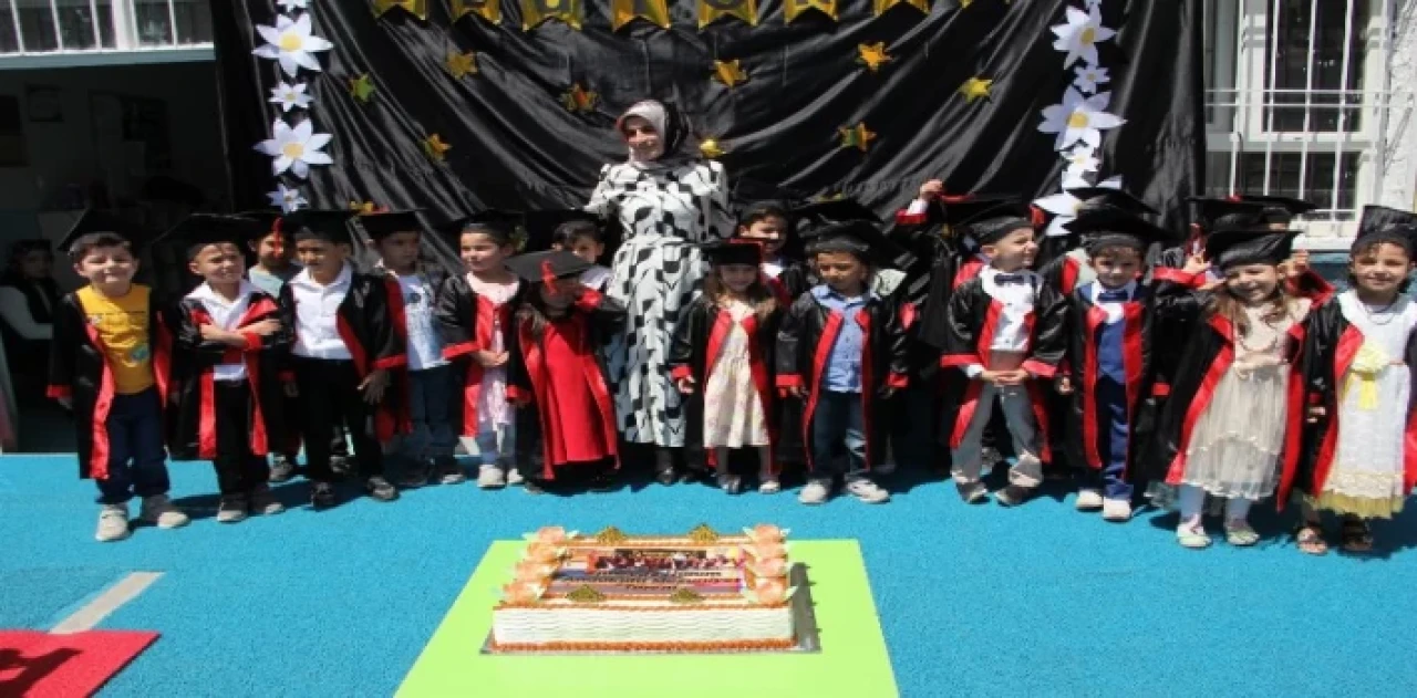Yeşilli Zübeyde Hanım Anaokulu’nda mezuniyet töreni düzenlendi