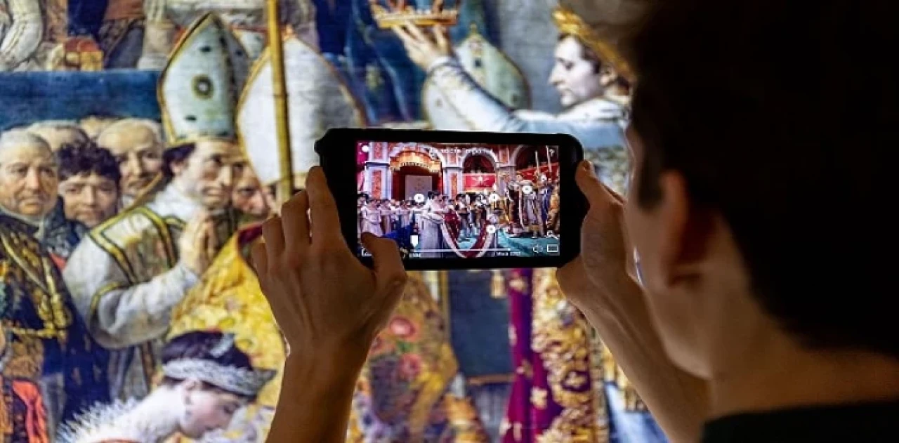 'Notre-Dame de Paris: Artırılmış Gerçeklik Sergisi’ Samsung Galaxy Tab Active tabletlerle dünyayı dolaşıyor