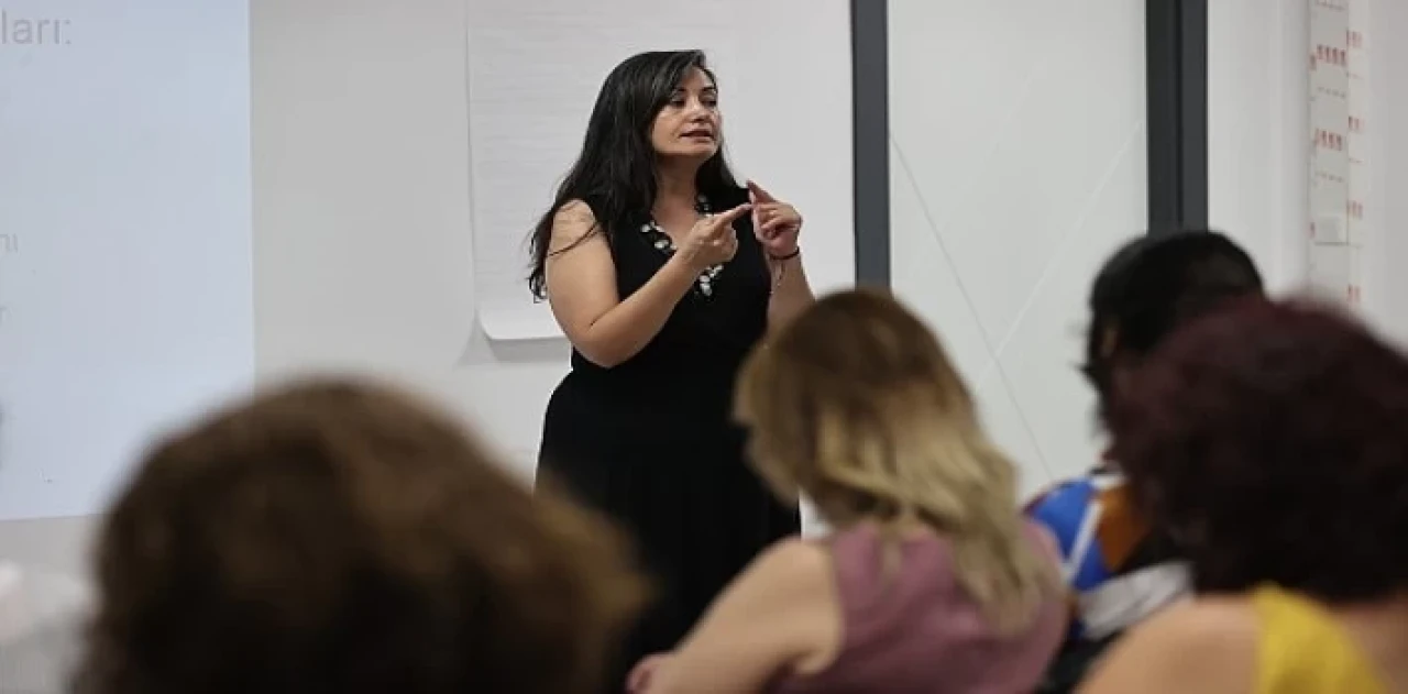 Başkan Mutlu, Uluslararası Gönüllü Eğitimciler Konferansı’nda konuştu  “Dezavantajlı mahallelerde 'Buradayız’ demek istiyoruz”