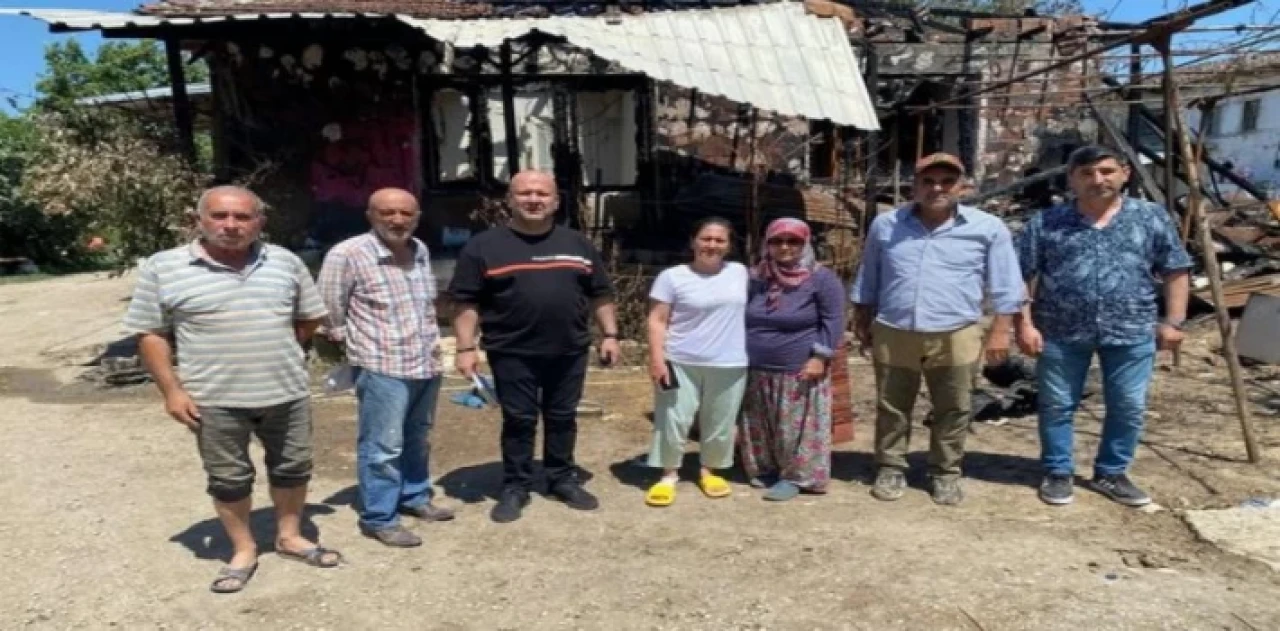 Bursa Yenişehir’de evi yanan aileye CHP’li üyelerden ’geçmiş olsun’ ziyareti