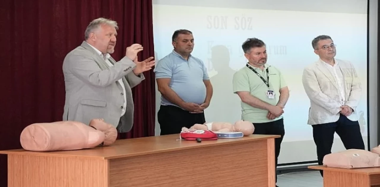 Gaziosmanpaşa Hastanesi’nden Belediye Çalışanlarına 'Heimlich Manevrası Eğitimi’