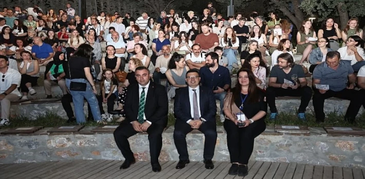 Genç yetenekler ”Şah Canavara Mat” ile sahneye çıktı