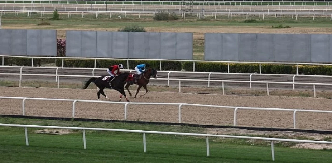 Nilüfer Belediye Başkanlığı koşusunun galibi Kardeşcan