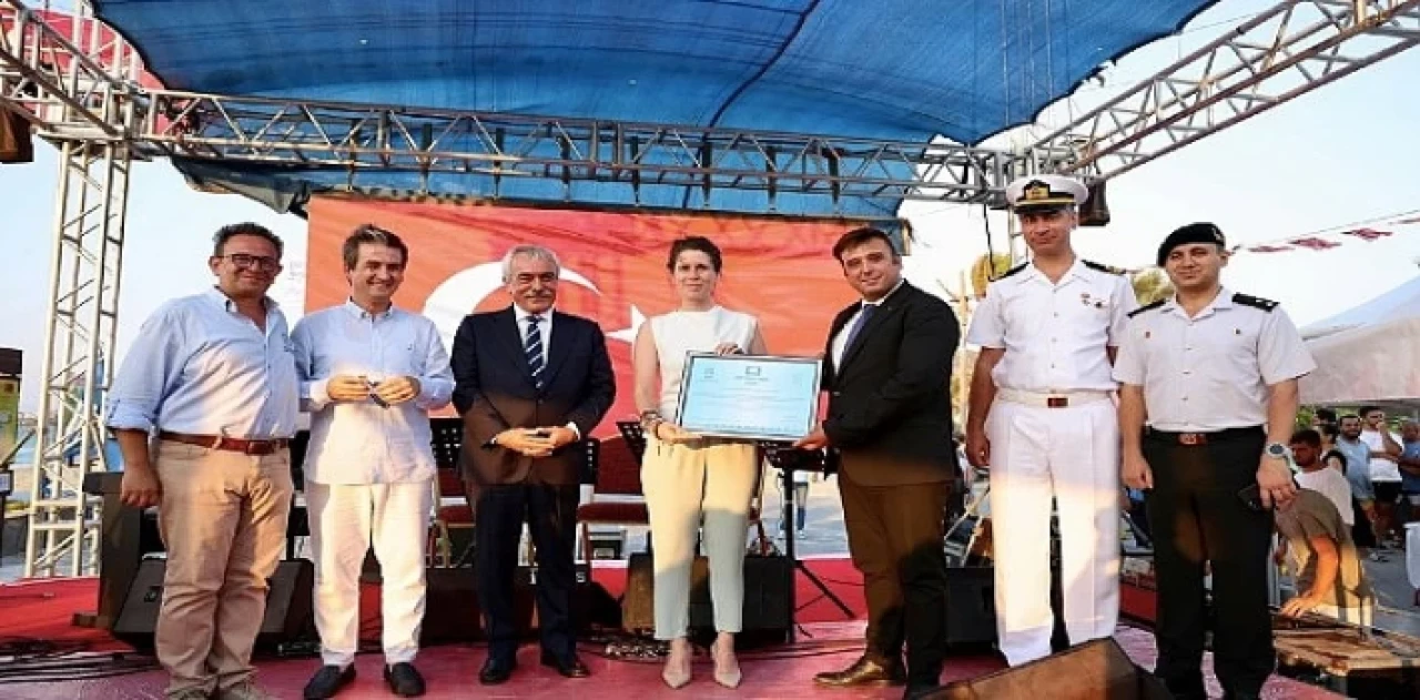 Ilıca Halk Plajı, denizlerin koruyucusu ve dünyanın bir numaralı eko etiketi olan 'Mavi Bayrak’ ödülüne layık görüldü