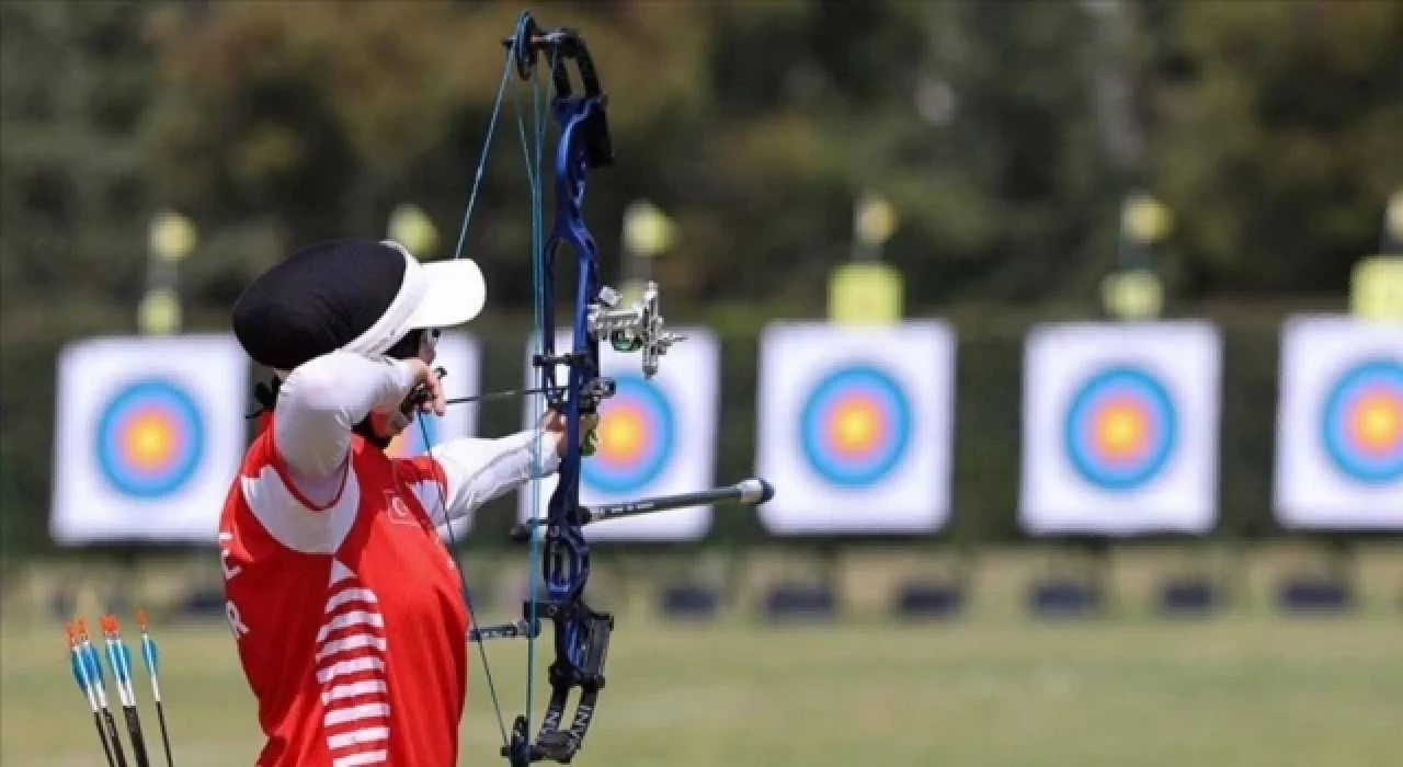 Milli okçu Elif Berra Gökkır, Avrupa şampiyonu oldu