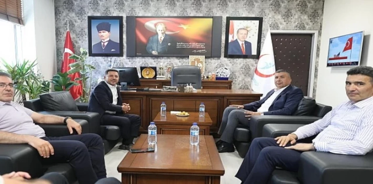 Nevşehir Belediye Başkanı Rasim Arı, Nevşehir İl Sağlık Müdürü Op. Dr. Hasan Tartar’ı ziyaret etti
