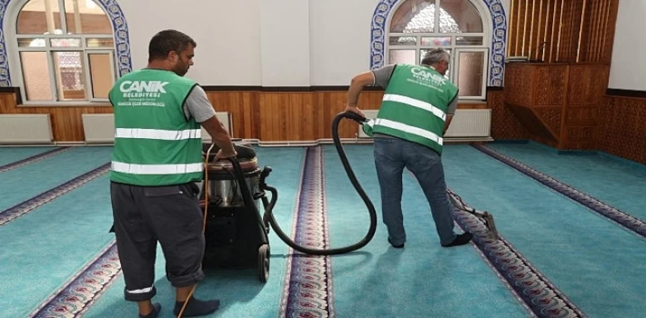 Canik’te Camiler Temizleniyor