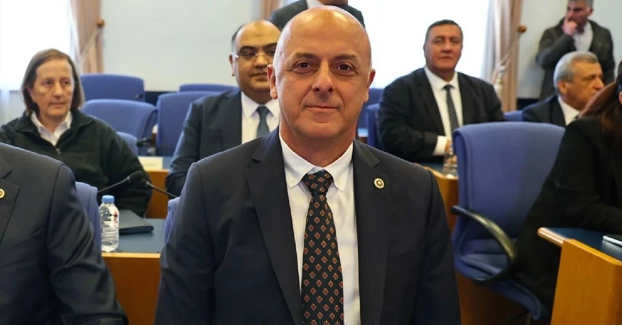 Ümit Özlale, CHP'ye katılacağını açıkladı