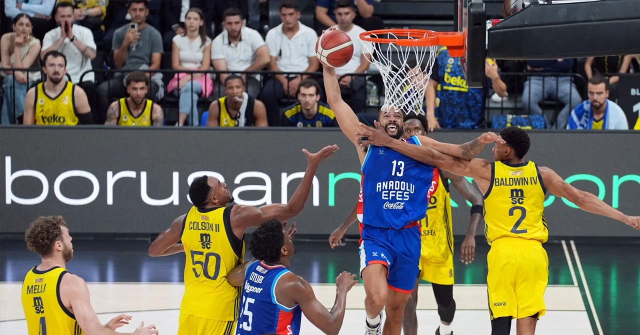 Fenerbahçe Beko ile Anadolu Efes Avrupa Ligi’nde karşı karşıya geliyor