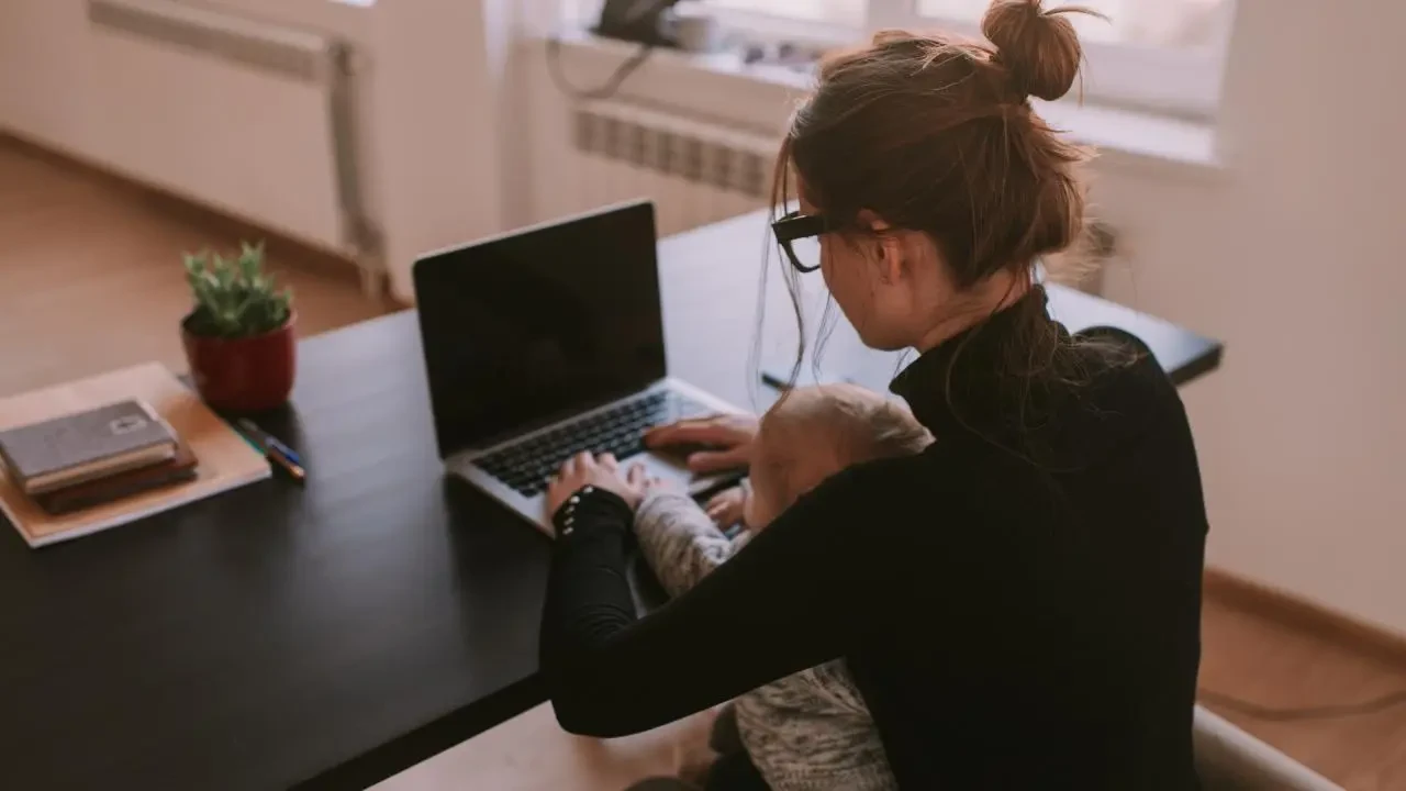 2025 Ramazan Bayramı Arefe Günü Resmi Tatil Mi? Çalışma Saatleri ve Detaylar 3