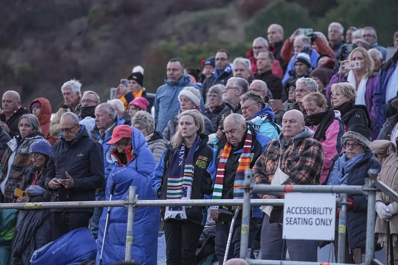 Çanakkale Kara Savaşları'nın 110. Yılı Anma Töreni'nde "Şafak Ayini" yapıldı 4