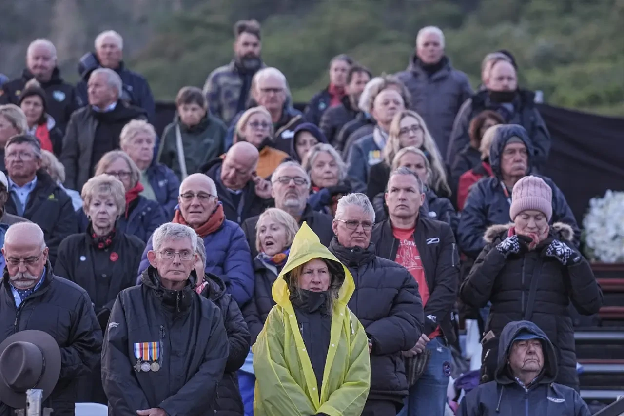 Çanakkale Kara Savaşları'nın 110. Yılı Anma Töreni'nde "Şafak Ayini" yapıldı 3
