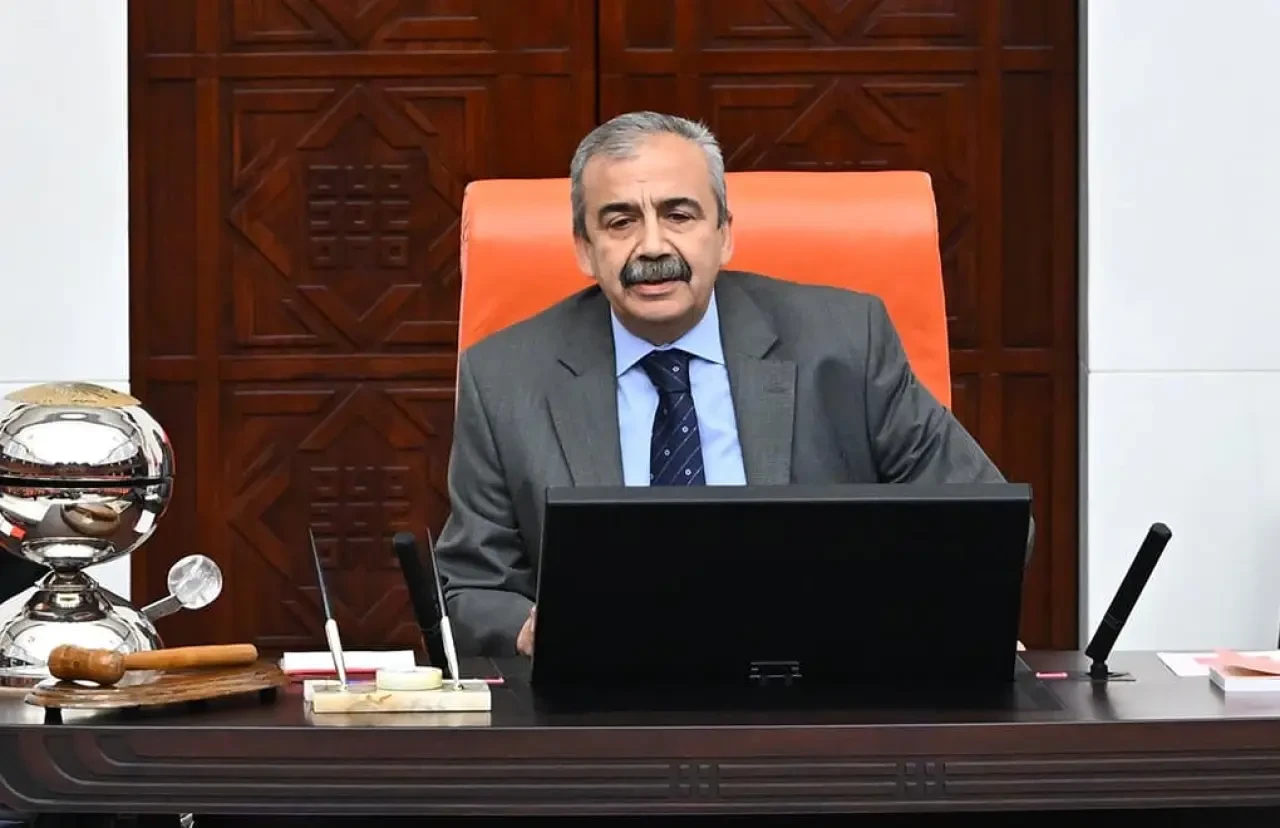 Sırrı Süreyya Önder kimdir, kaç yaşında, nereli? Sağlık durumu nasıl? 2