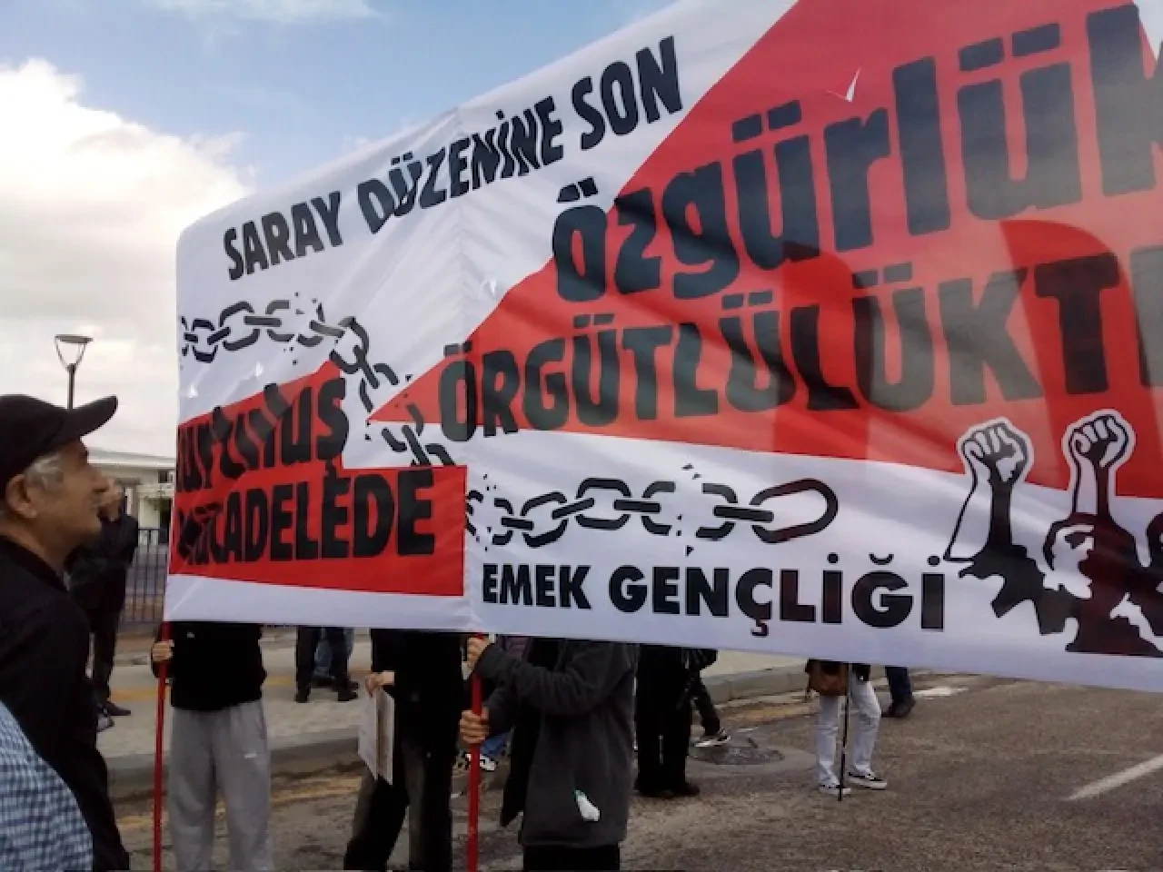 Ankara'da 1 Mayıs etkinliğinde yüzbinler AKM önünde toplandı: 'Her yer Taksim her yer direniş' sloganları atıldı 6