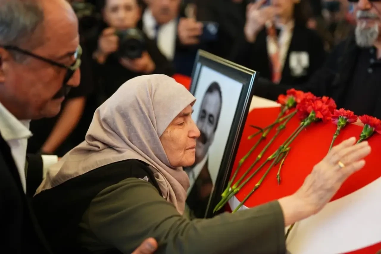 Sırrı Süreyya Önder son yolculuğuna uğurlandı 7