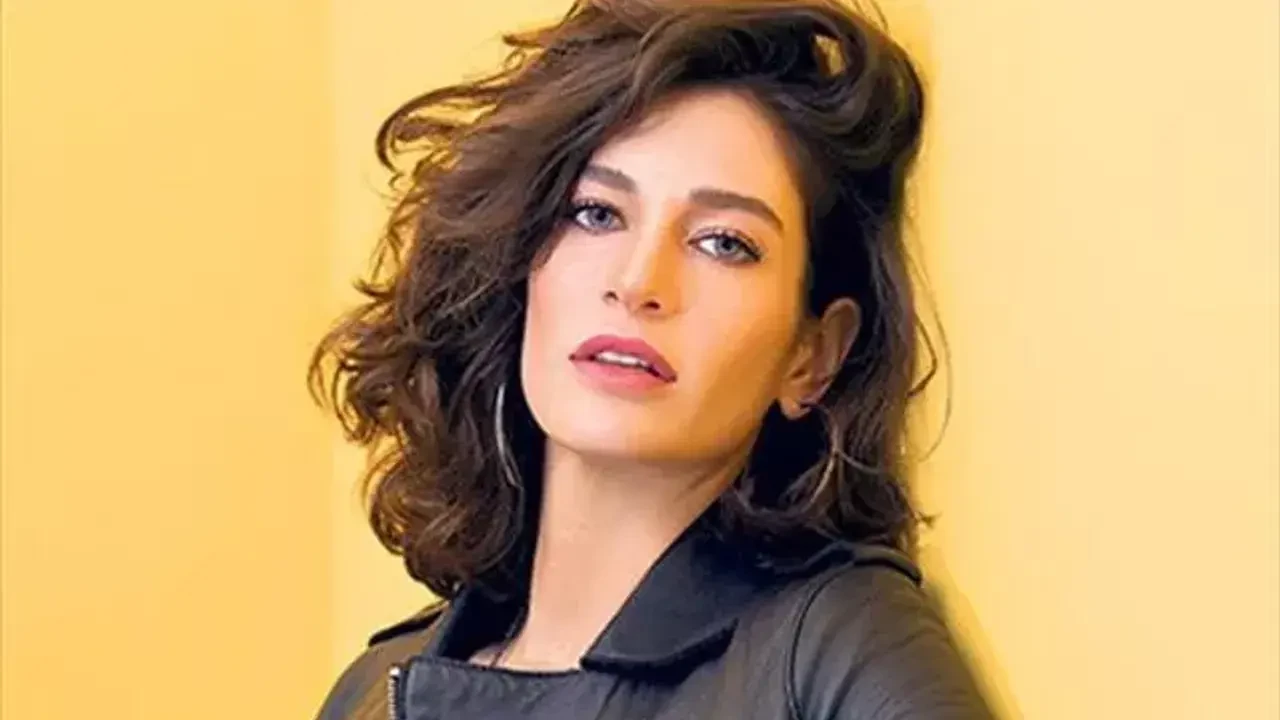 'Mattia Ahmet Minguzzi' sorusuna Berrak Tüzünataç’tan sert tepki: Dondurma yiyorum 3