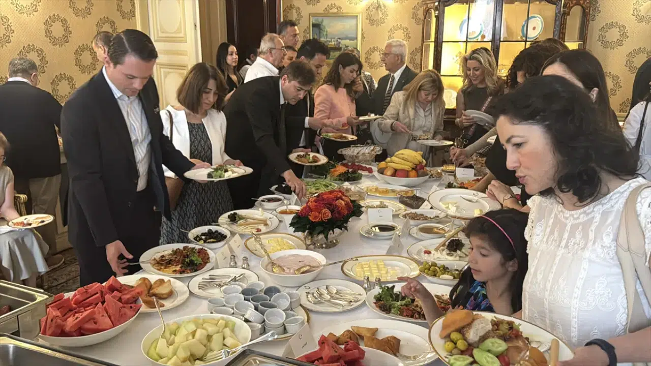 Tüm dünya, Dünya Kahvaltı Günü’nde Türk kahvaltısını tattı! 2