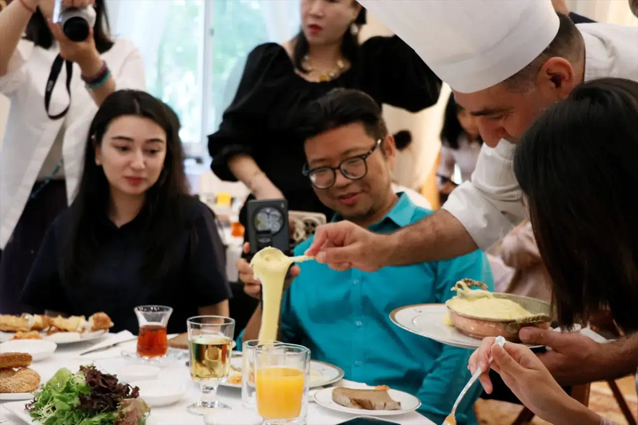 Tüm dünya, Dünya Kahvaltı Günü’nde Türk kahvaltısını tattı! 5