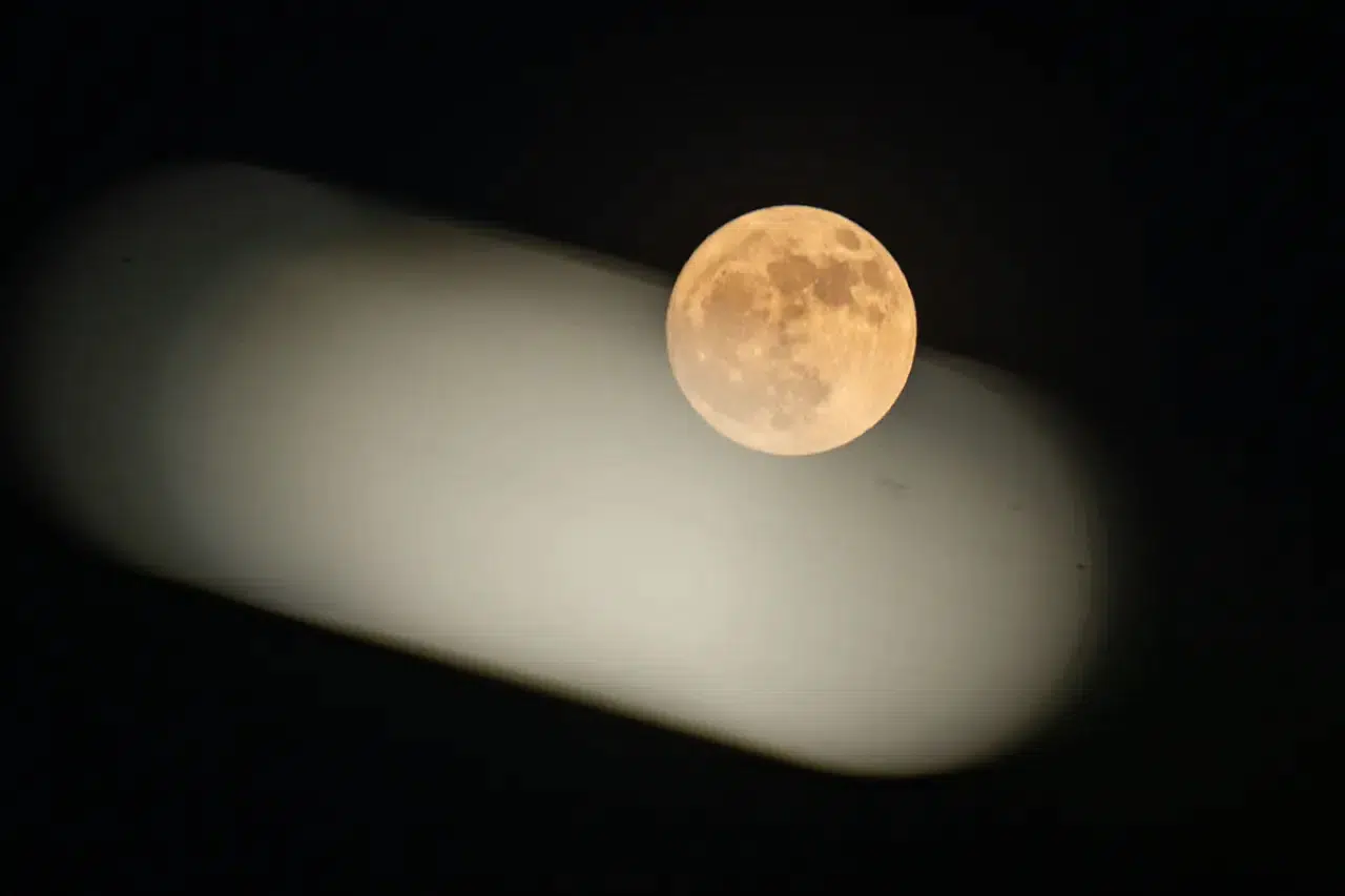 Çilek Dolunayı doğal bir görsel şölen oluşturdu 7