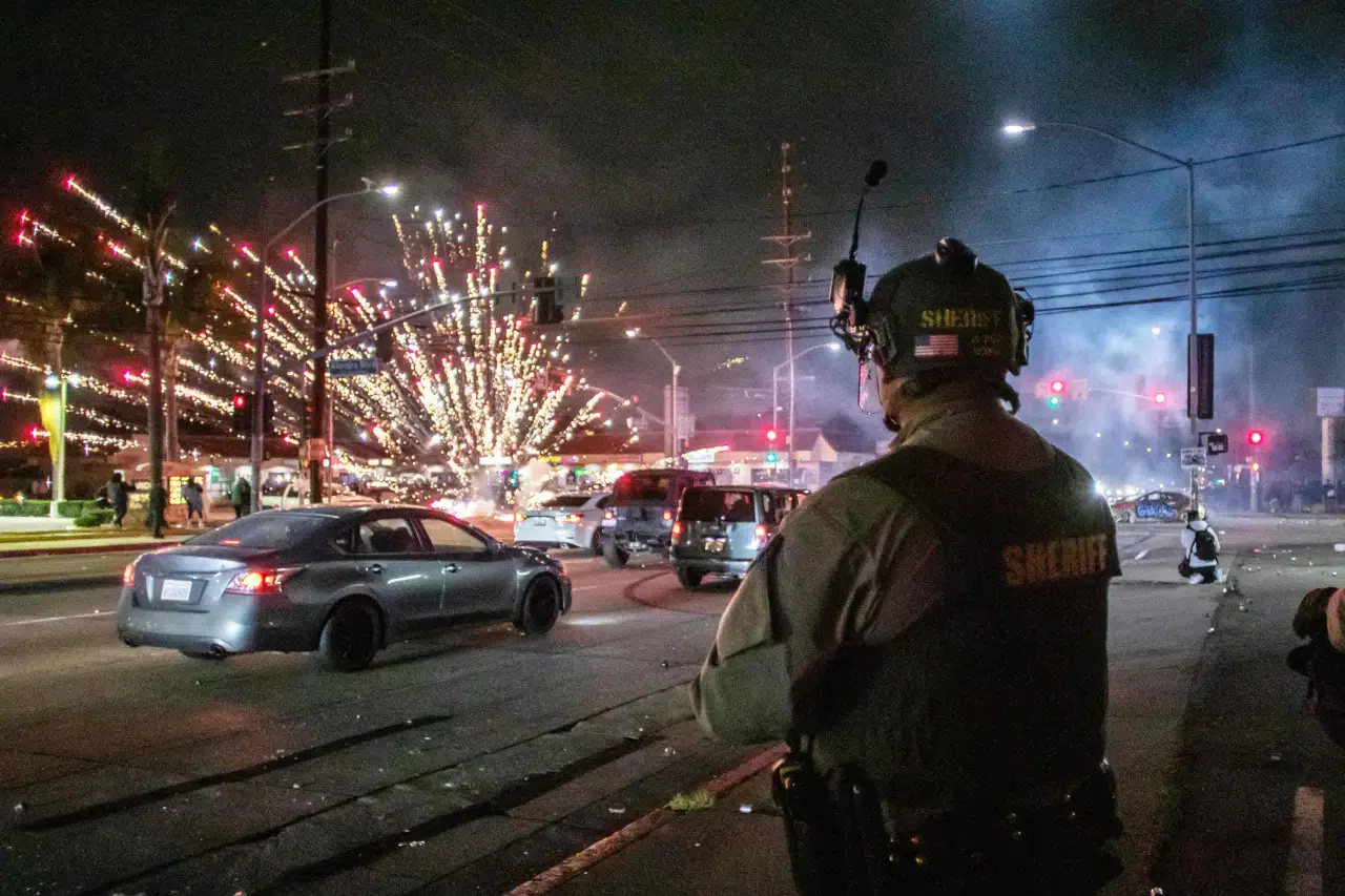 Los Angeles'taki sınır protestoları 3. gününde: Trump askeri birlikleri çağırdı! 6