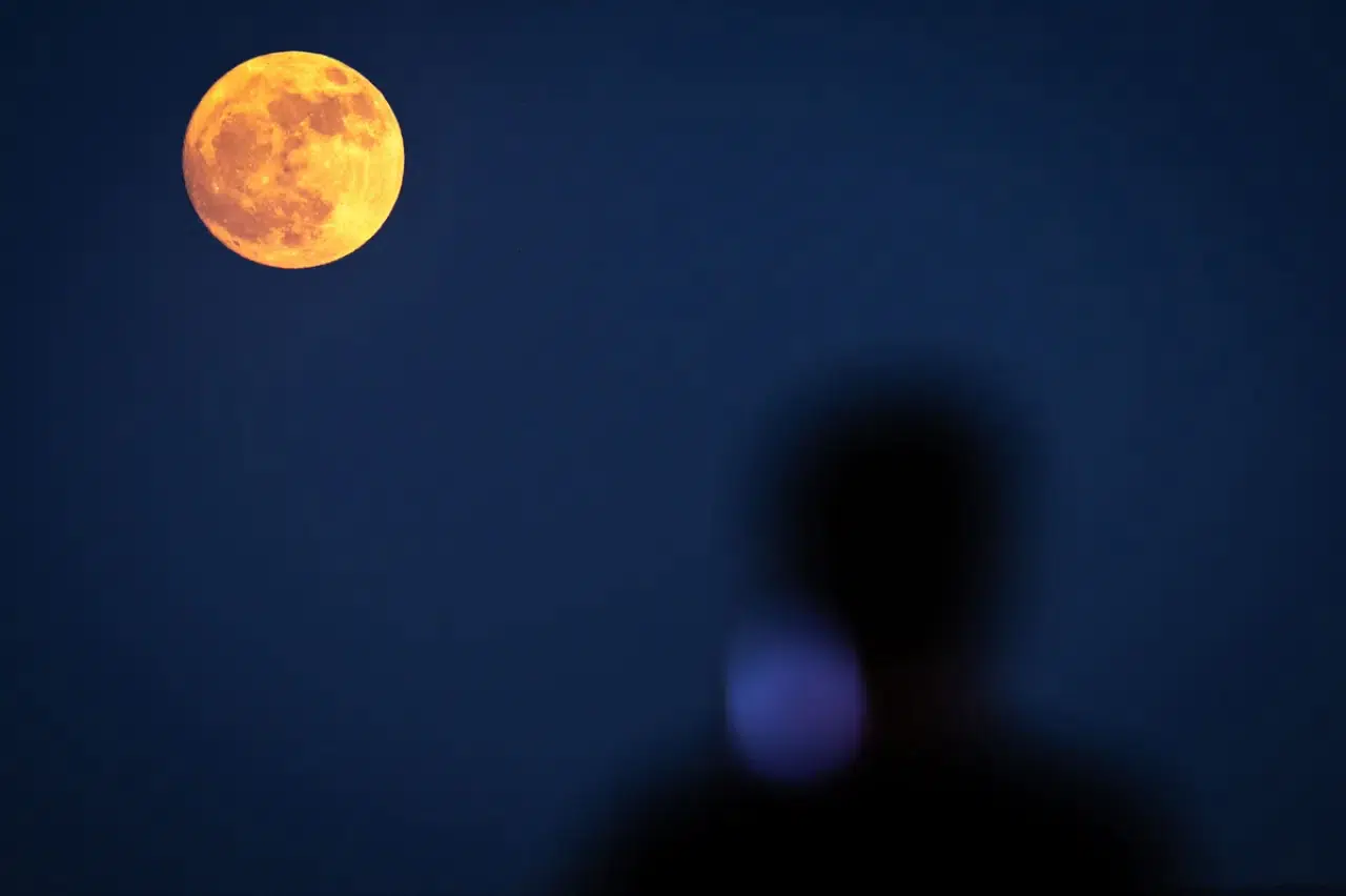 Çilek Dolunayı doğal bir görsel şölen oluşturdu 3