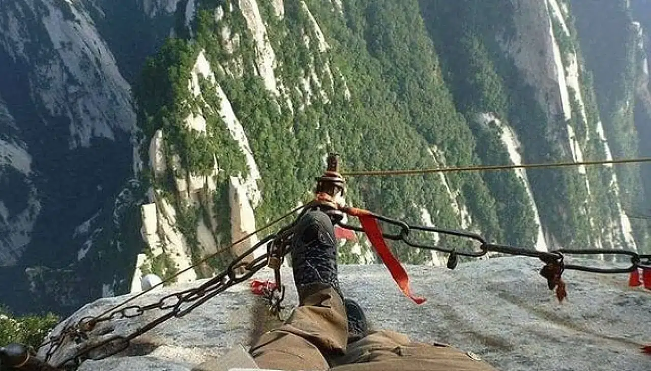 Tehlikenin cazibesi: Turistlerin akın ettiği en riskli yerler 7