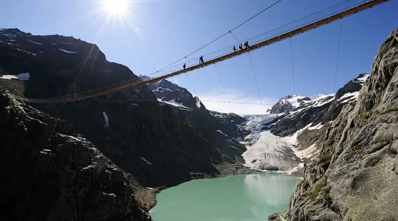Tehlikenin cazibesi: Turistlerin akın ettiği en riskli yerler 14