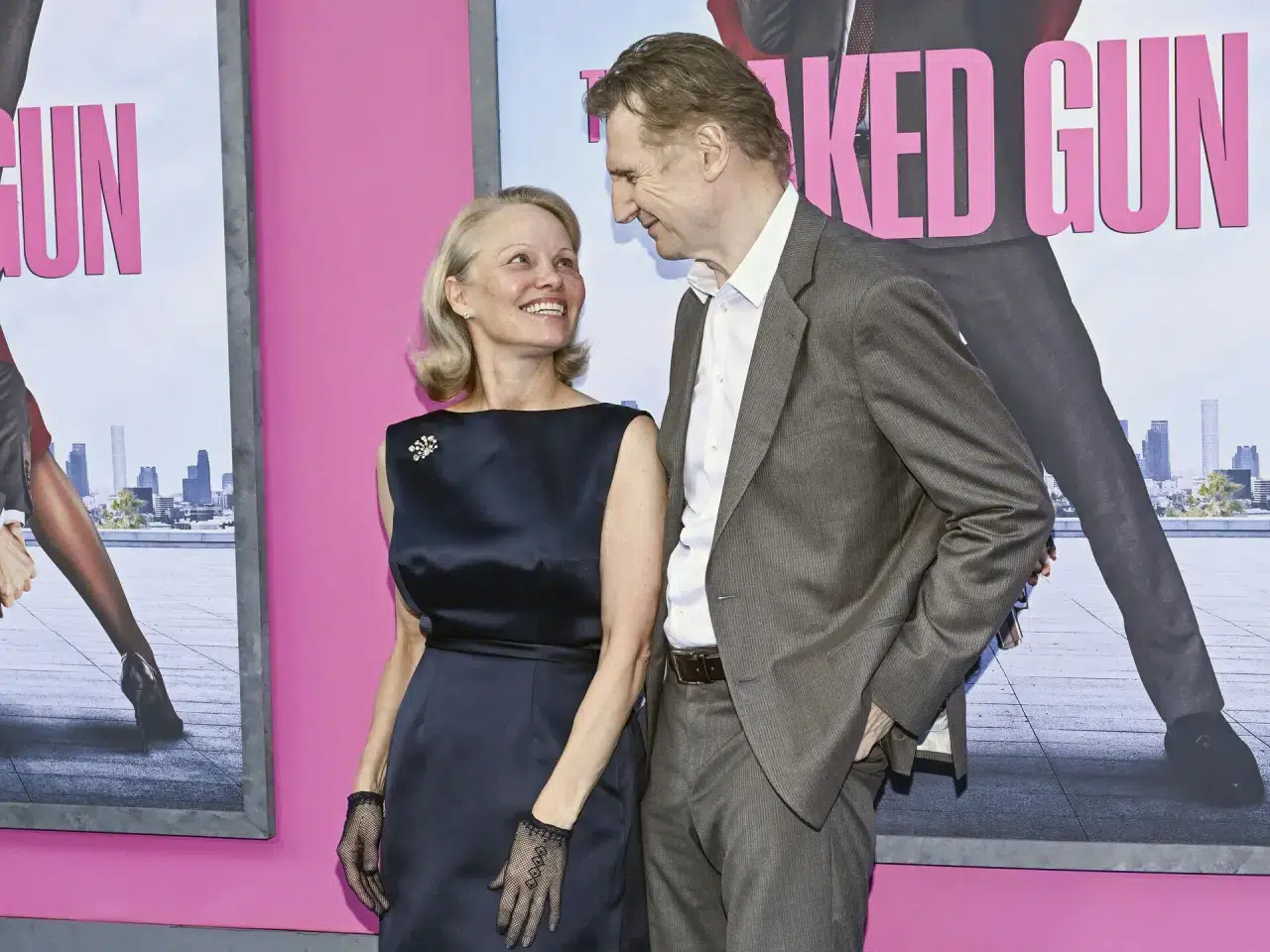 Liam Neeson ve Pamela Anderson hakkında aşk dedikoduları 1