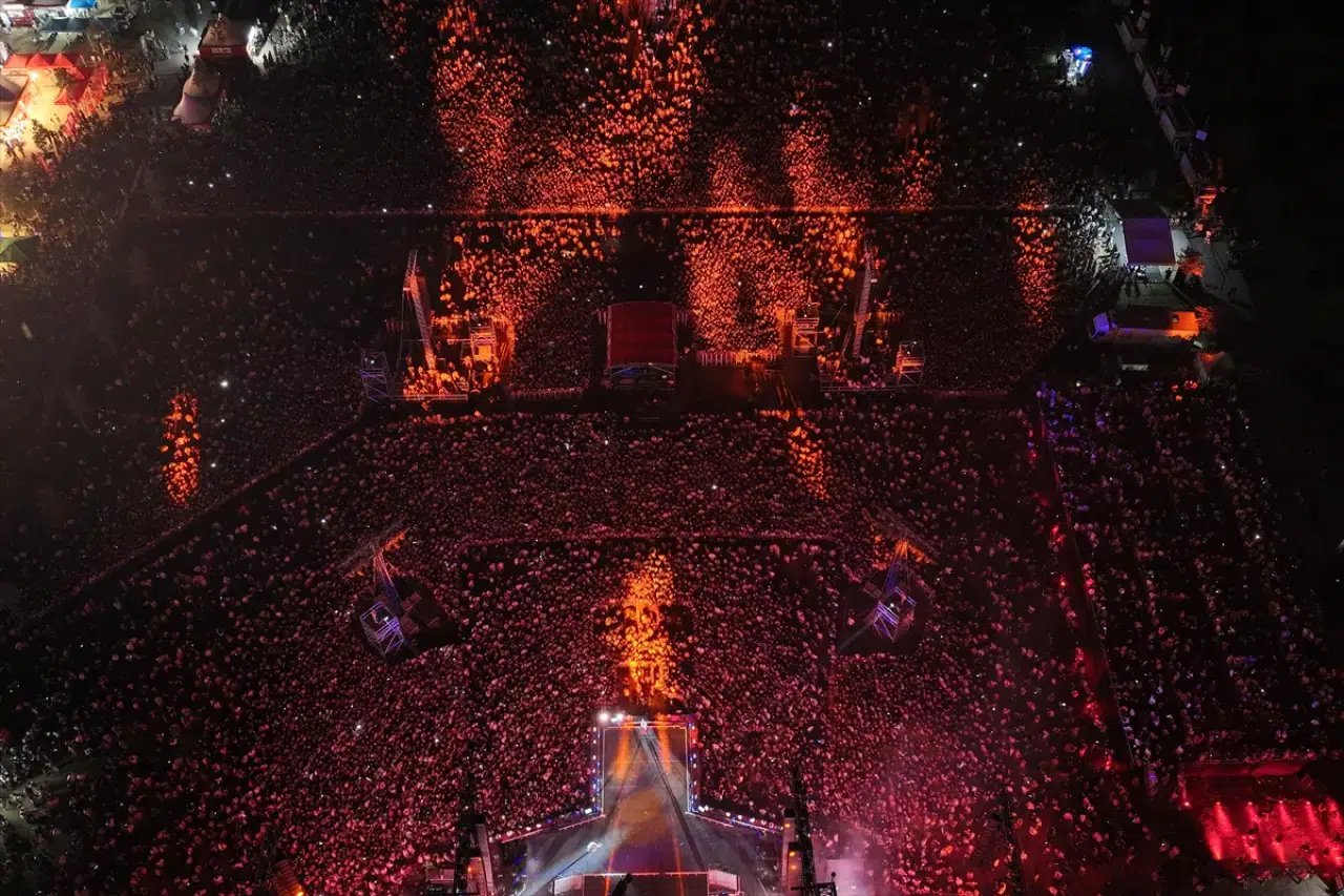 Jennifer Lopez 6 yıl aradan sonra İstanbul’da sahne aldı 7