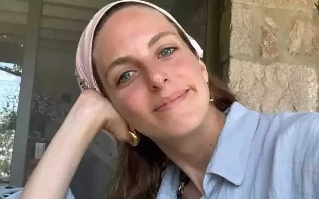 Bige Önal'ı akrep soktu, hastaneye yetiştiren oyuncu arkadaşı Necip Memilli oldu 1